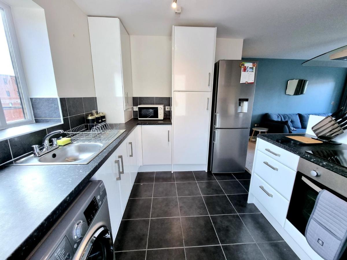 Luxury 2-Bedroom Service Apartment With Balcony Manchester Exterior foto